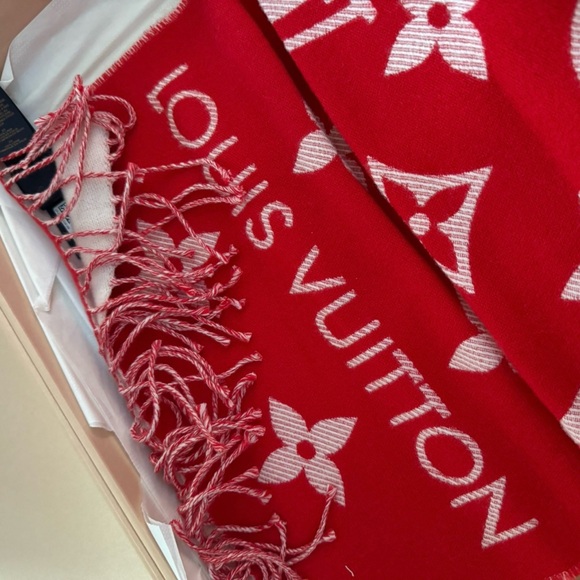 Louis Vuitton reversible scarf - Picture 1 of 3